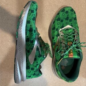 Brooks Launch 6 Women’s 7.5 shamrocks